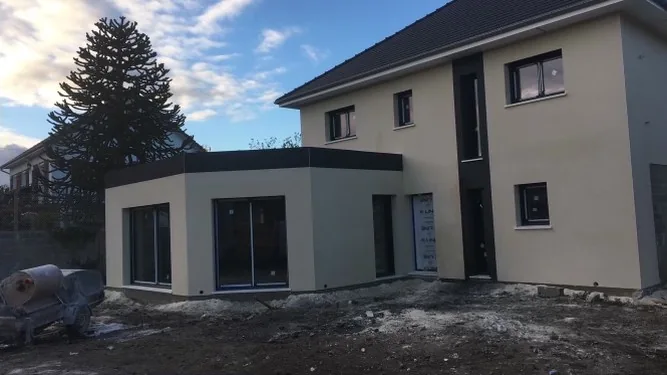 Une maison et son extension